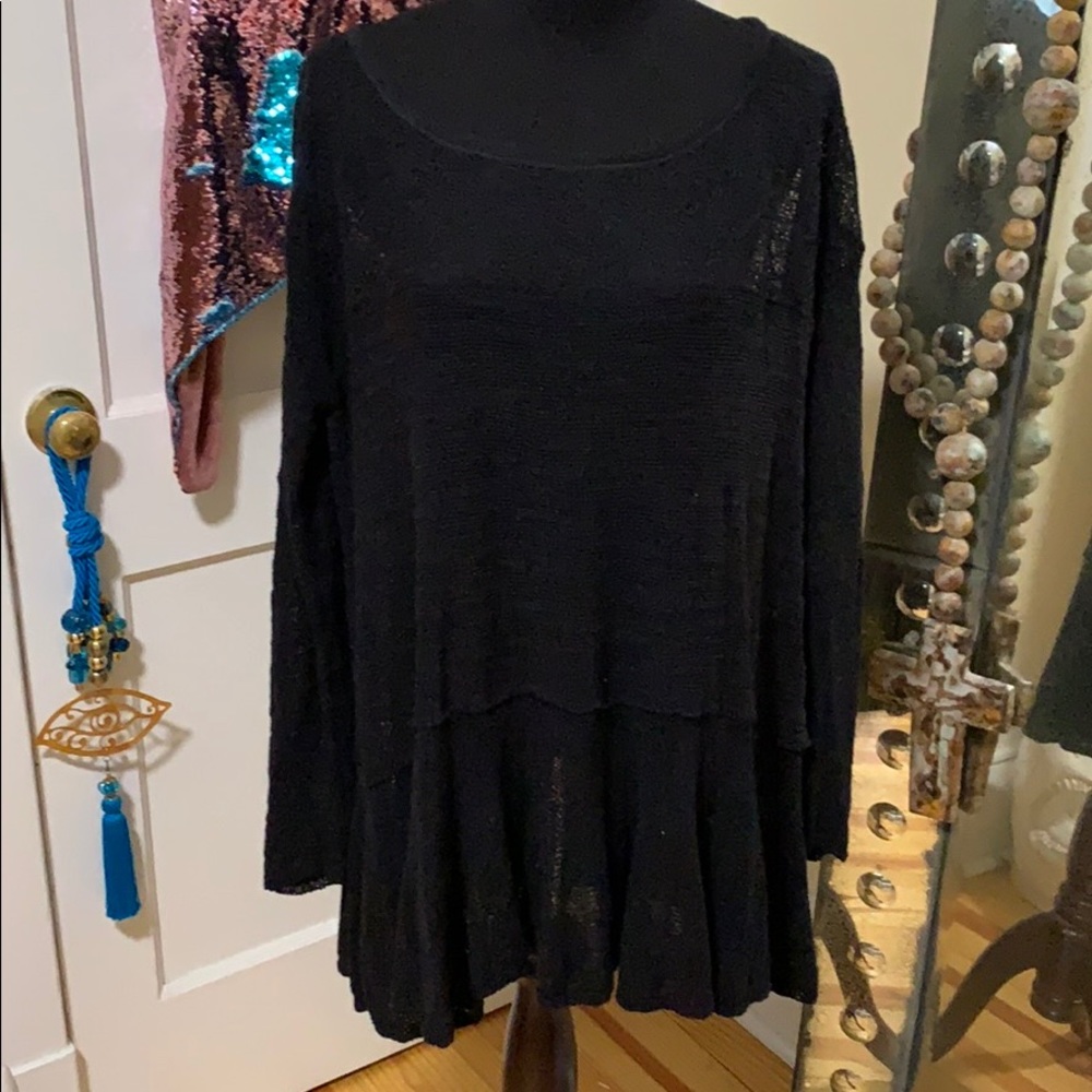 Free People Black Top in Medium